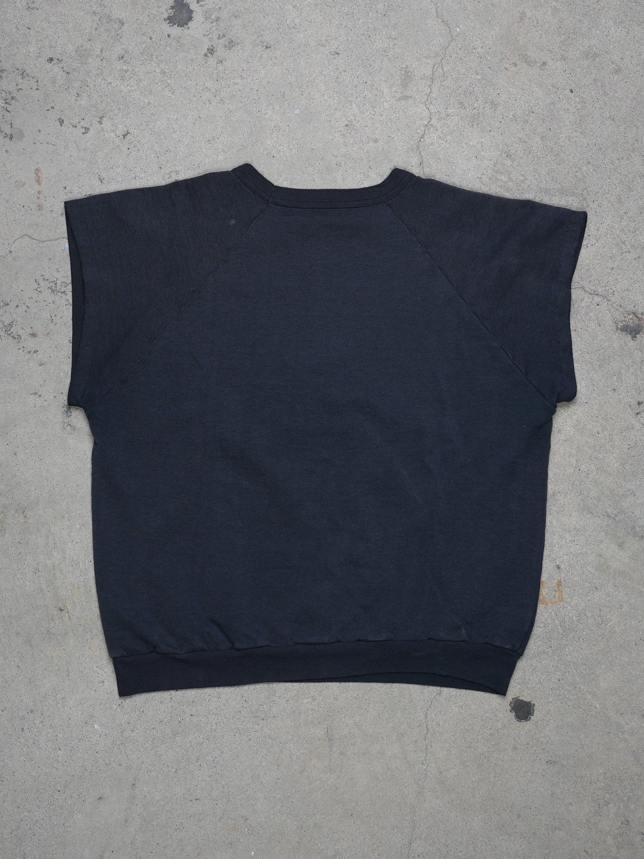 1980S - "COURT CLUB ATHLETICS" RAGLAN SLEEVE CUT OFF CREWNECK SWEATSHIRT