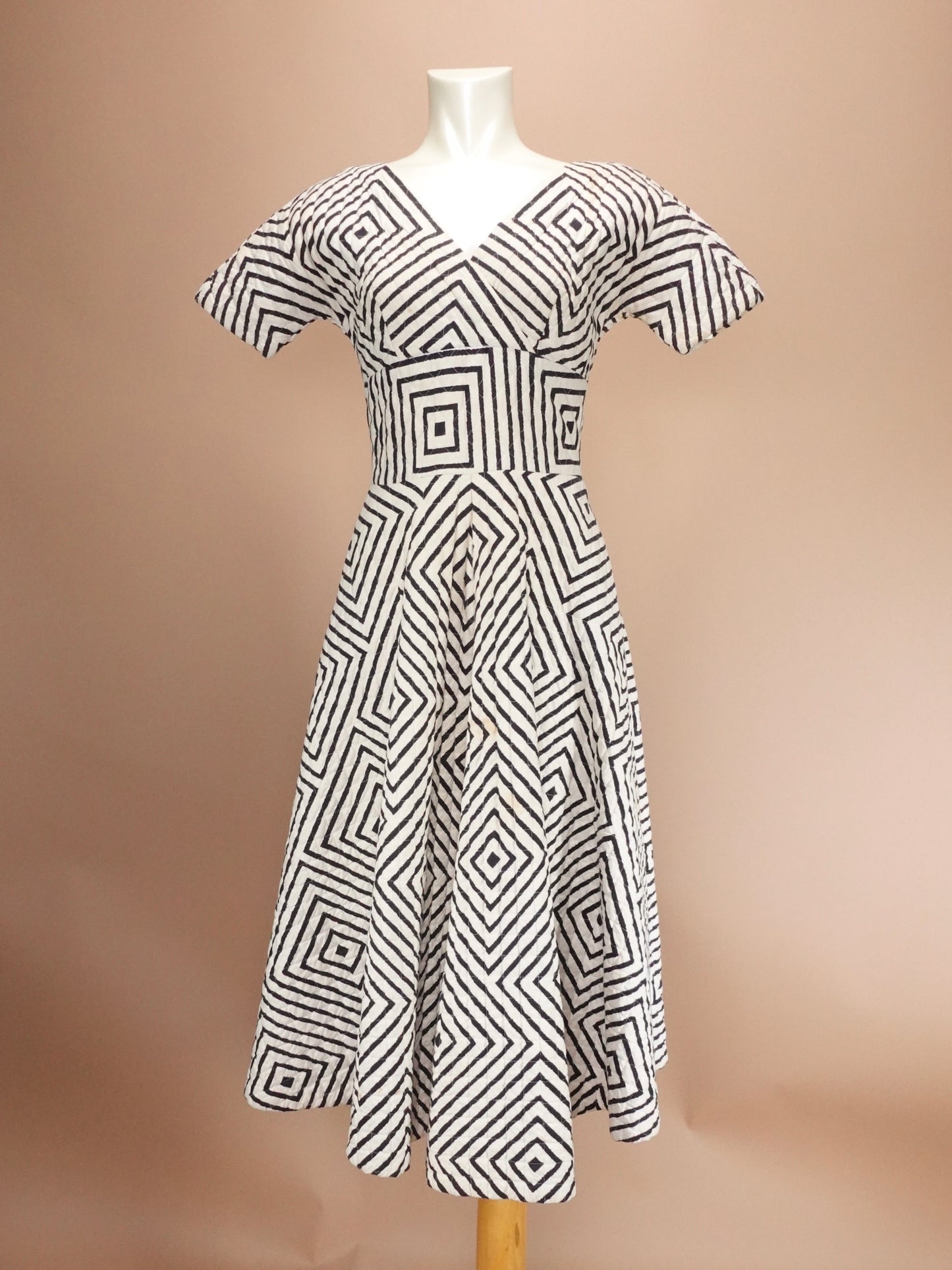 Vintage 1950s | Quilted MCM Print Knee Length Dress | "That Wilroy Look"