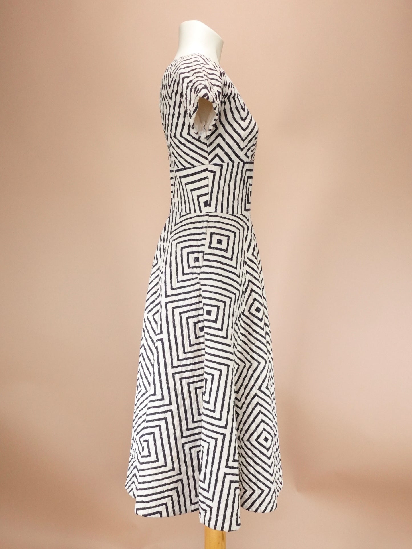 Vintage 1950s | Quilted MCM Print Knee Length Dress | "That Wilroy Look"