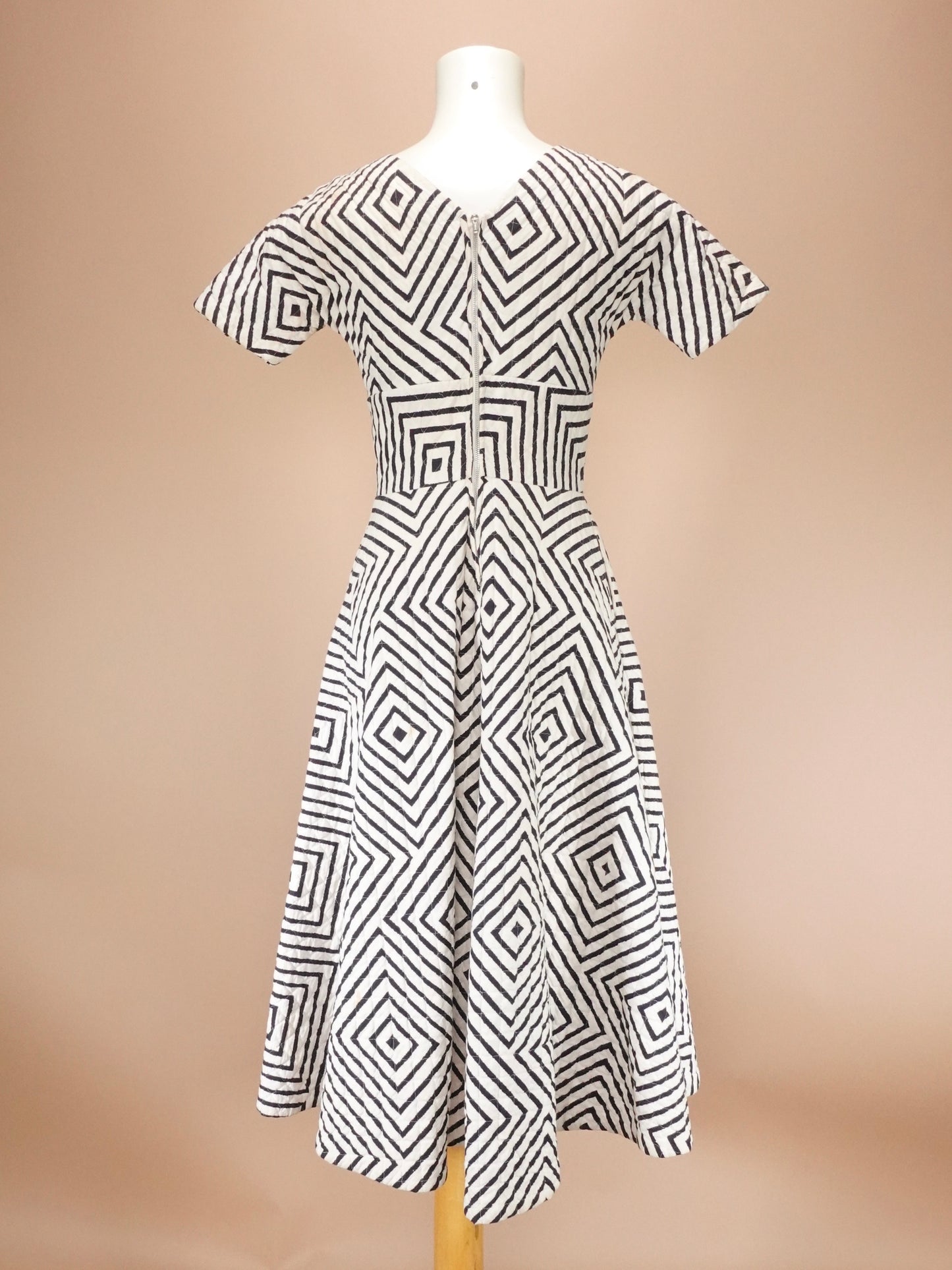 Vintage 1950s | Quilted MCM Print Knee Length Dress | "That Wilroy Look"