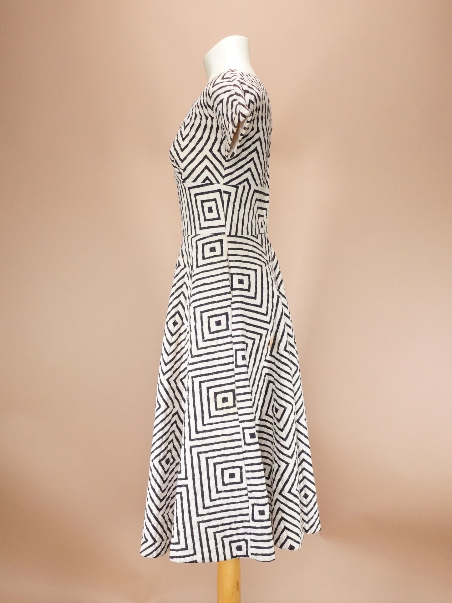 Vintage 1950s | Quilted MCM Print Knee Length Dress | "That Wilroy Look"