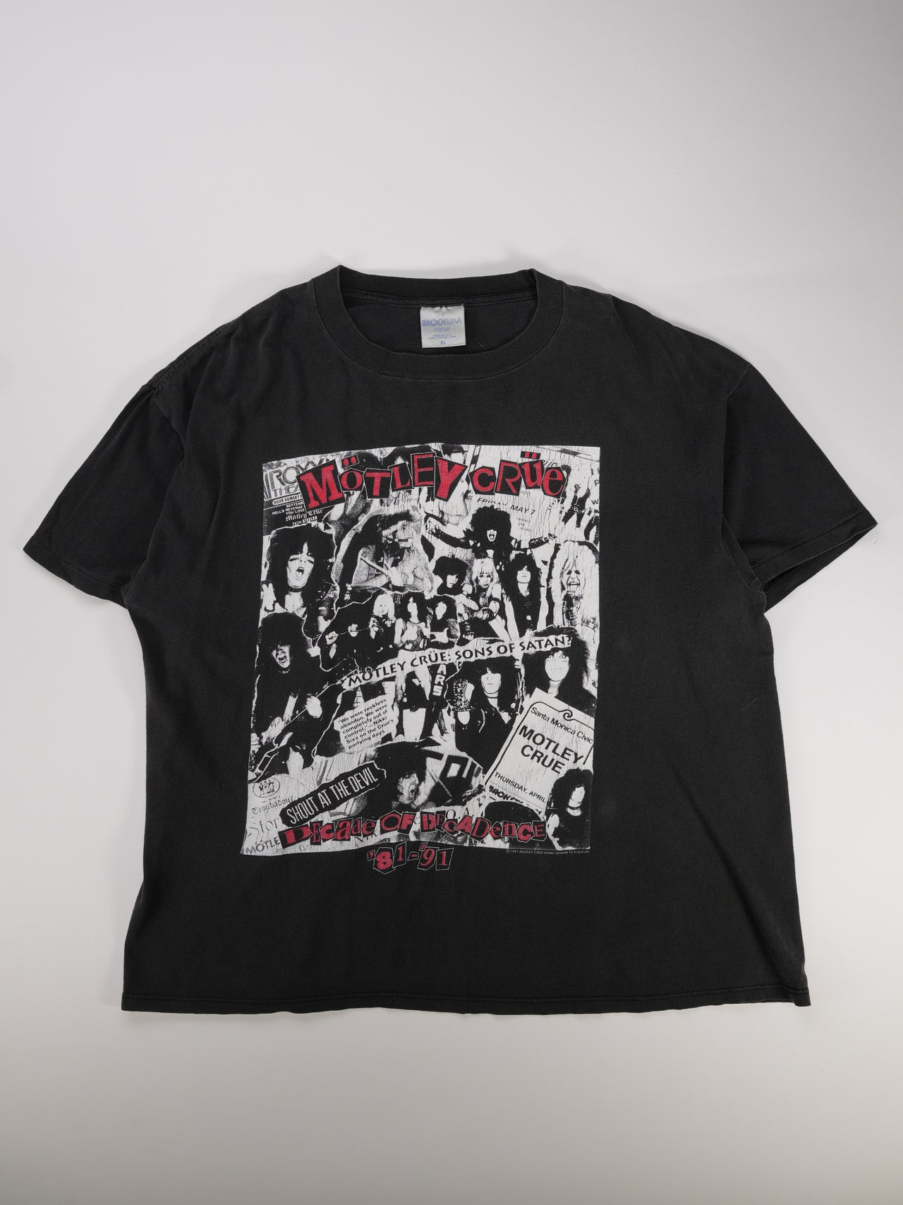 1991 - Mötley Crüe Decade Of Decadence Graphic T-Shirt