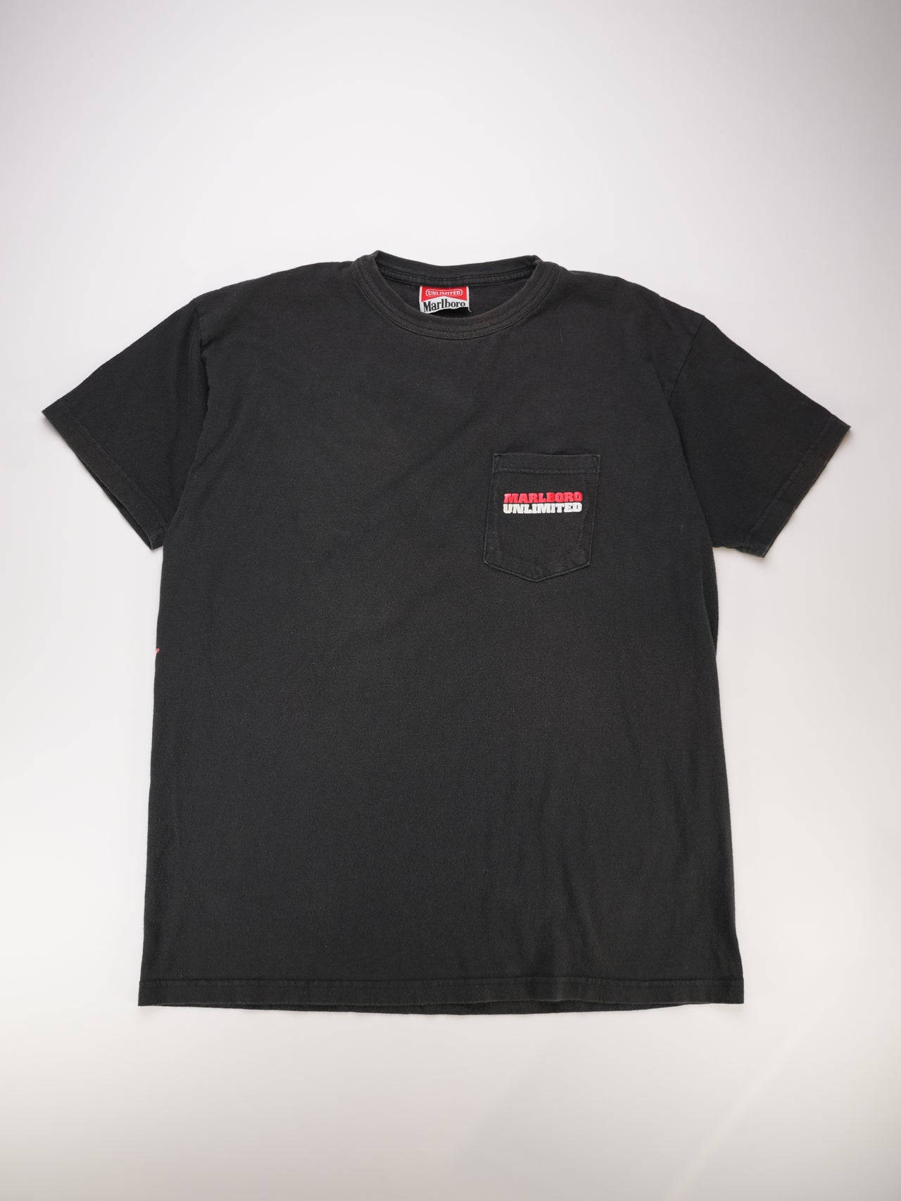 1990s - Marlboro Unlimited Lizard Graphic Pocket T-Shirt